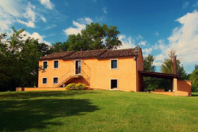 Отель Agriturismo La Sorgente  Камерано
